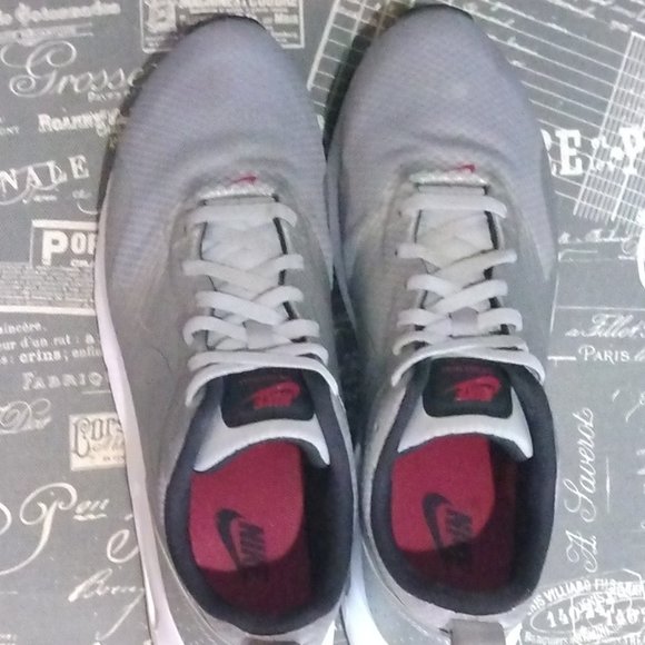 Women's Nike Air Max Tavas Sneakers - Picture 5 of 6